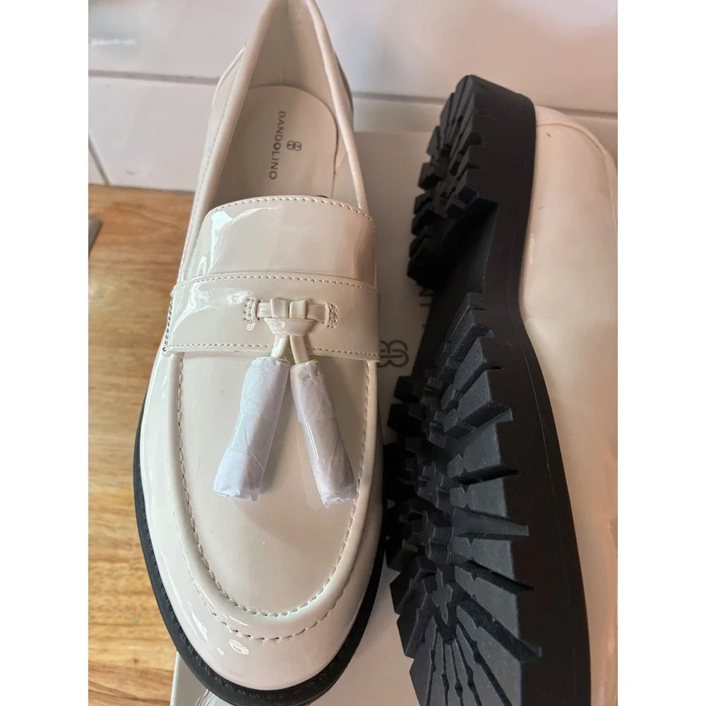 Bandolino Fillup3 Ivory Patent Lug Sole Tassel Loafers Womens 9.5 M NEW